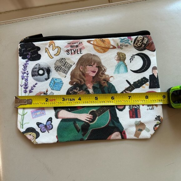 COSMETIC POUCH NEW IN PACKAGE - Picture 6 of 6